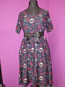 Short Sleeve Tea dress - Skulls & Snakes