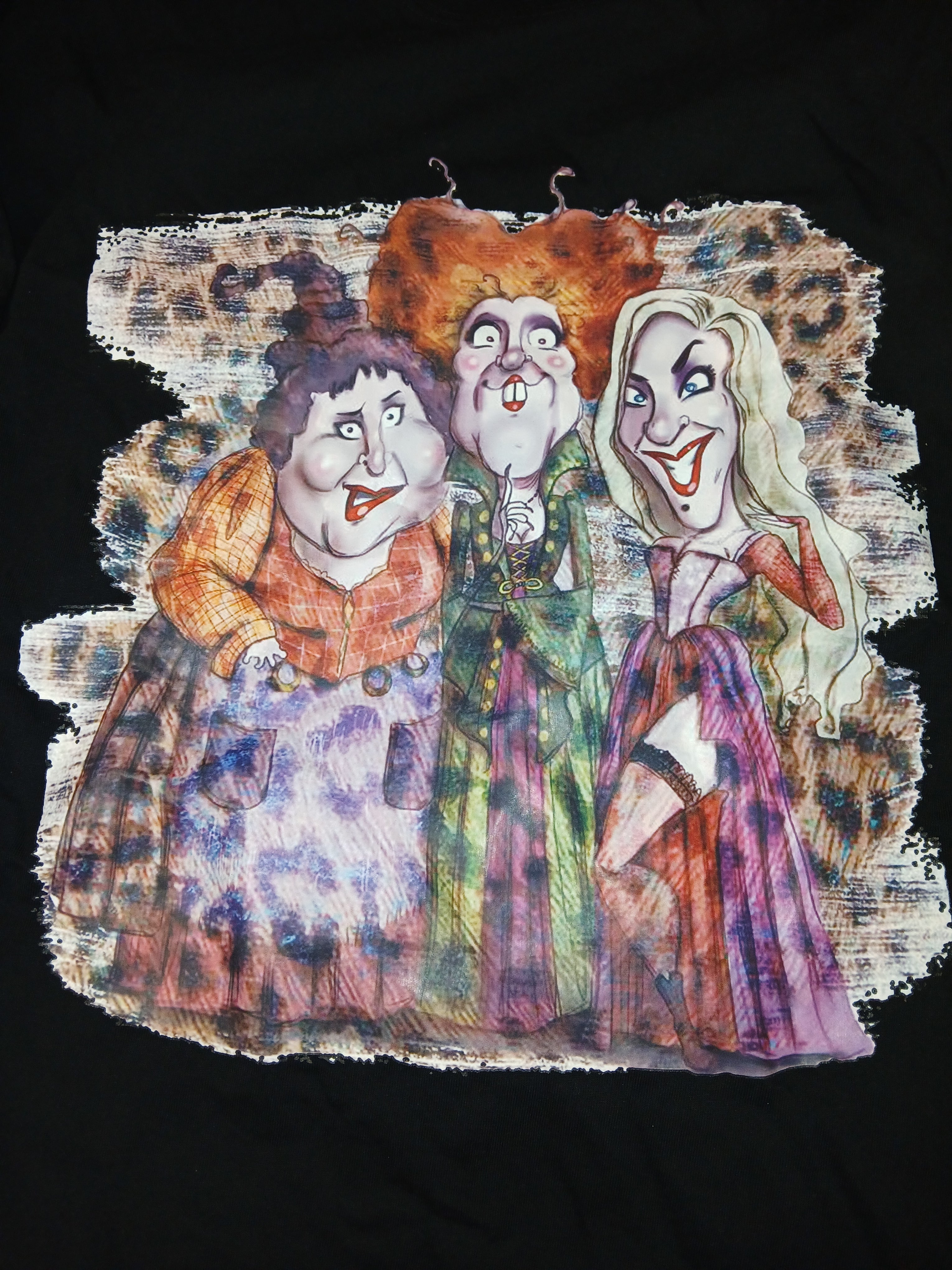 Tee's - Sisters